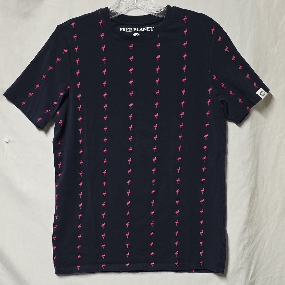 Free Planet Men's Navy and Pink Flamingos Graphic T-Shirt X Small